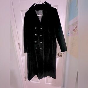 Vintage 1970s 10 petite Robinsons Drizzle black ladies velvet trench coat